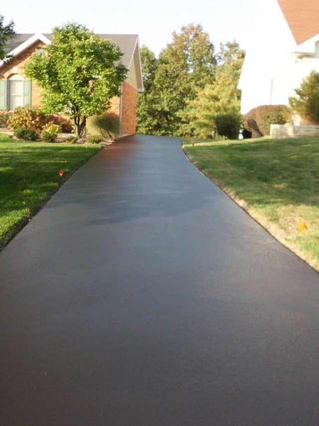 cropped-Benefits-of-Asphalt-Sealcoating-for-Driveways.jpg